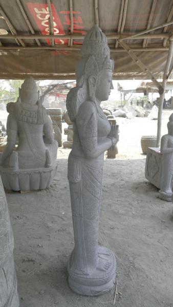 Product image 6 of the product “Standing Sri Dewi. Made from riverstone. Height 180cm ”